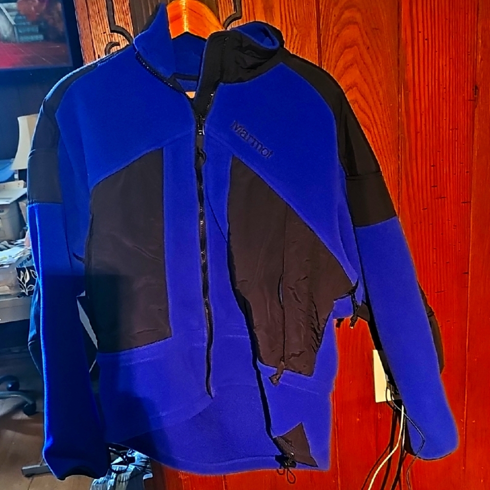 Mens Black and Blue Large Fleece Full Zip Marmot Jacket Sof Shell.